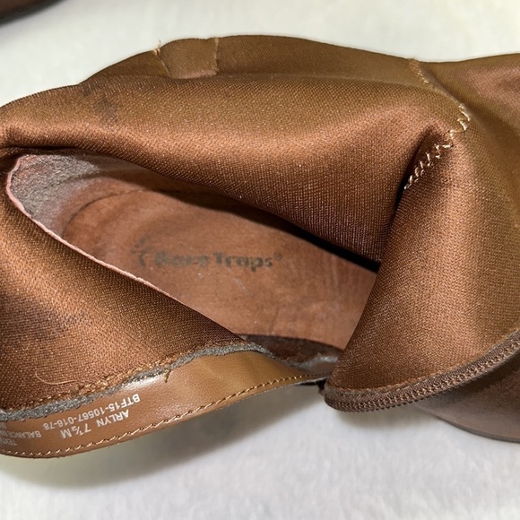 Bare Traps Arlyn Mid-Brown Zippered Stacked Heel Boots Nonskid Sole 7.5 - Picture 8 of 15